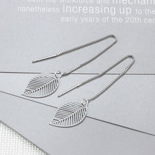 Load image into Gallery viewer, Earrings with tree leaf shape