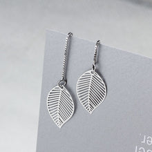 Load image into Gallery viewer, Earrings with tree leaf shape