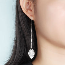 Load image into Gallery viewer, Earrings with tree leaf shape