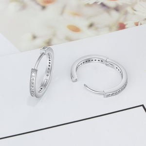 Classic style hoop earrings