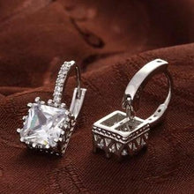 Load image into Gallery viewer, Classic Earrings with Bright Square Pearl